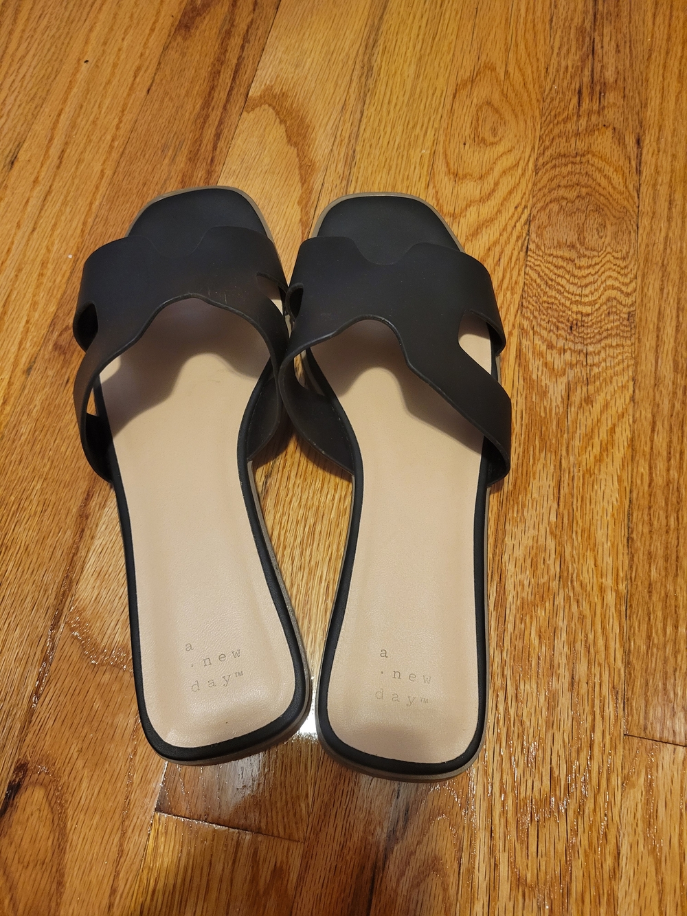 A New Day Black Sandals - Picture 2 of 4